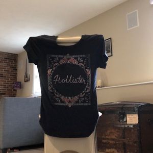 Hollister XS brand tee, Perfect condition